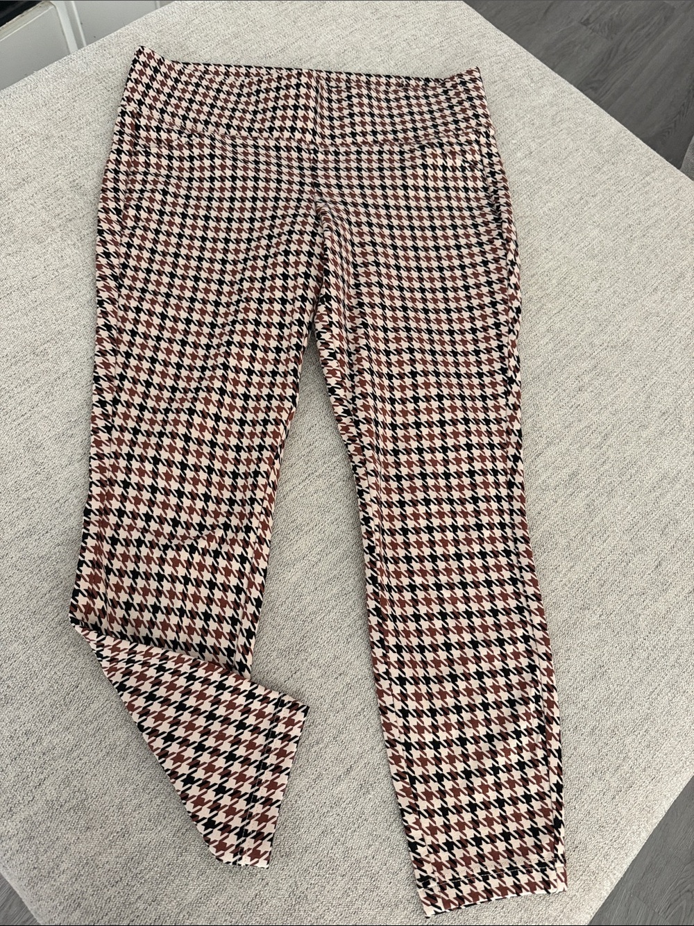 torrid Cream, Black and Brown Houndstooth Capris